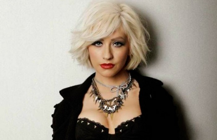 Sexy Christina Aguilera en la revista Leisure Latino