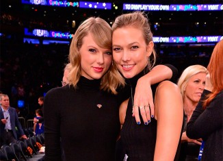 Taylor Swift y Karlie Kloss con los New York Knicks