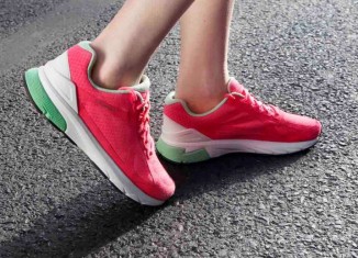 Cómo vestir a la moda con zapatillas deportivas